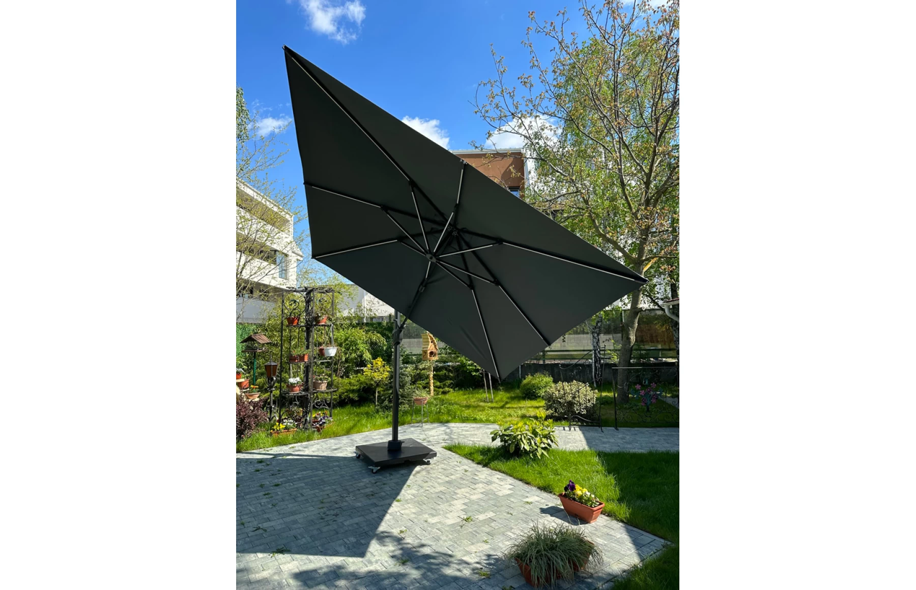 Umbrela de soare 3x3m pentru terasa si gradina, aluminiu, pliabila,cu LED culoare gri antracit, include suport granit