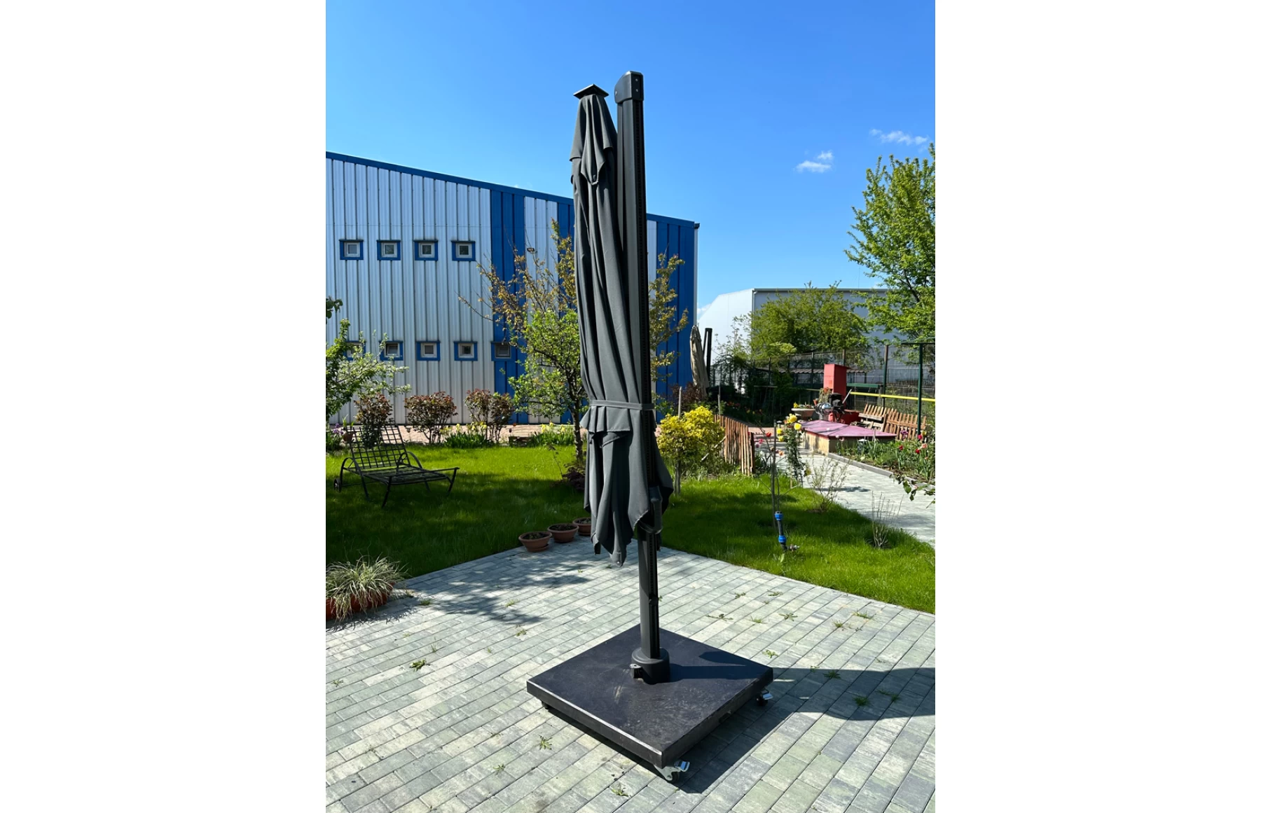 Umbrela de soare 3x3m pentru terasa si gradina, aluminiu, pliabila,cu LED culoare gri antracit, include suport granit